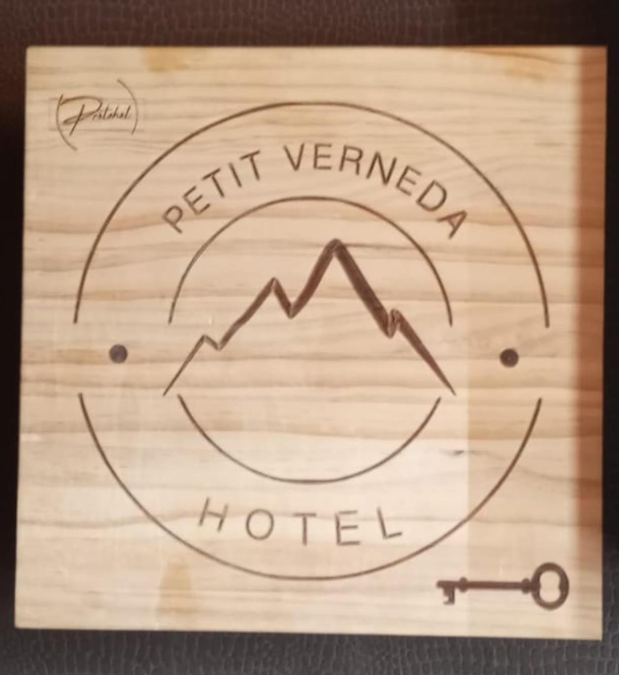 Petit Verneda Casau Bagian luar foto